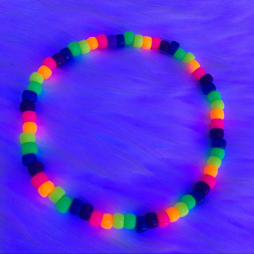 KANDI 👽 NEON RAINBOW CHOKER